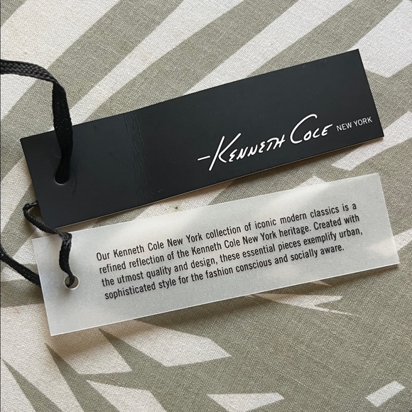 Kenneth Cole Retro Leather purse - Picture 11 of 16